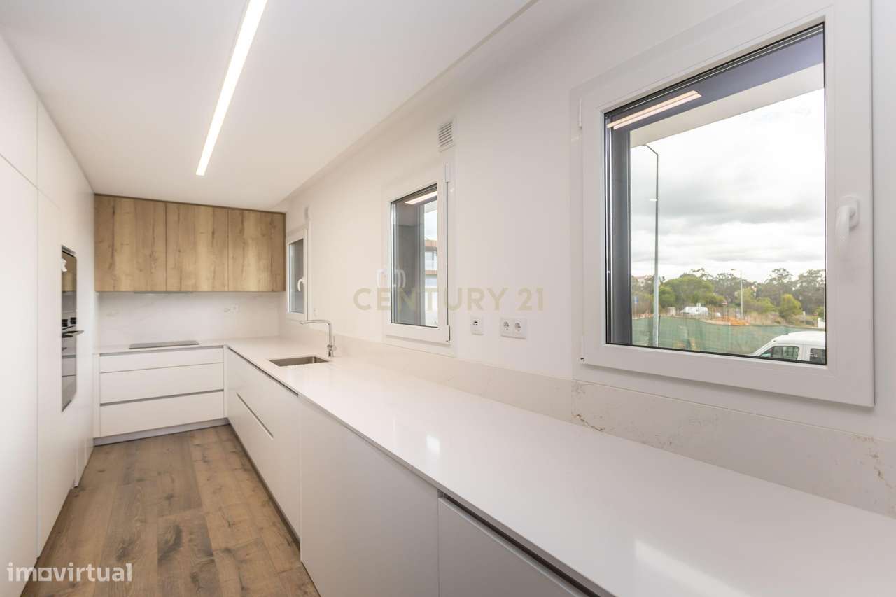 Dois Apartamentos Modernos (T3 + T2) na Qta. do Desembargador – Feijó-21