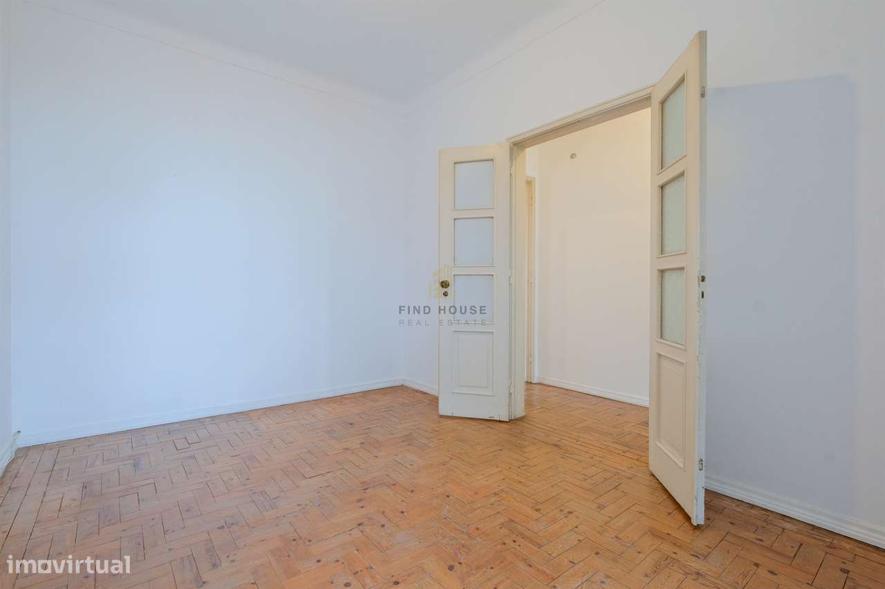 Apartamento T2 para remodelar no centro de Paço de Arcos-21