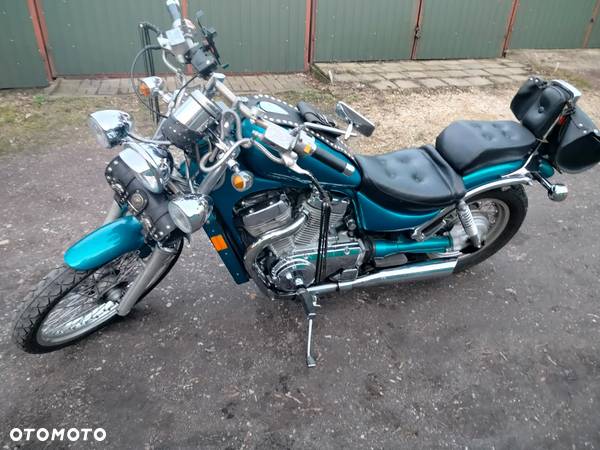 Suzuki Intruder - 8