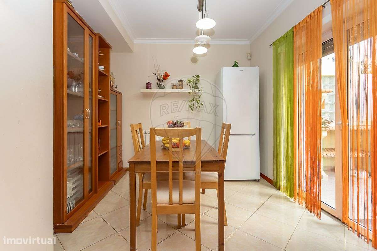 Moradia T4 para venda-12