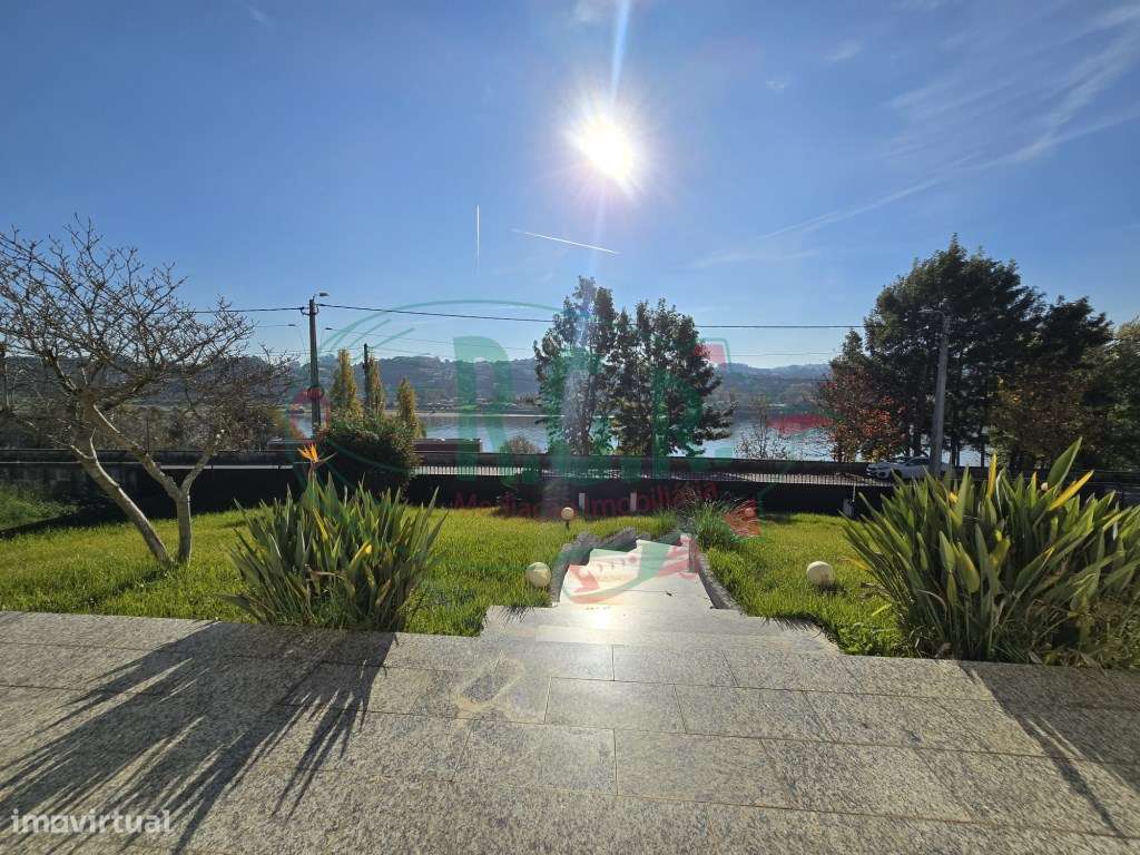 Moradia Isolada T3 | Piscina | Vistas Rio | 5 Min Porto-58