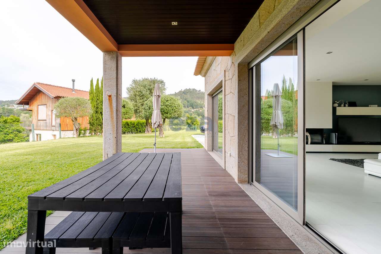 Moradia T5 em Balança, Terras de Bouro.-9
