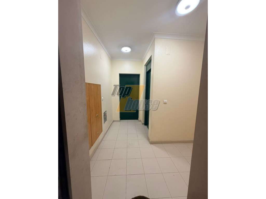 Apartamento T3 com arrecadação - Parque da Paz-26