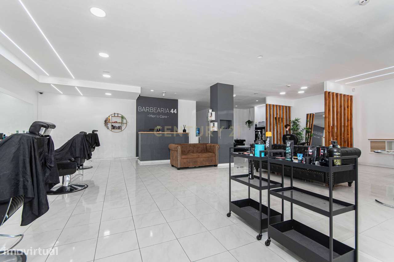 Trespasse de Barbearia de Excelência – Pronta a funcionar no Coração d - Grande imagem: 2/19