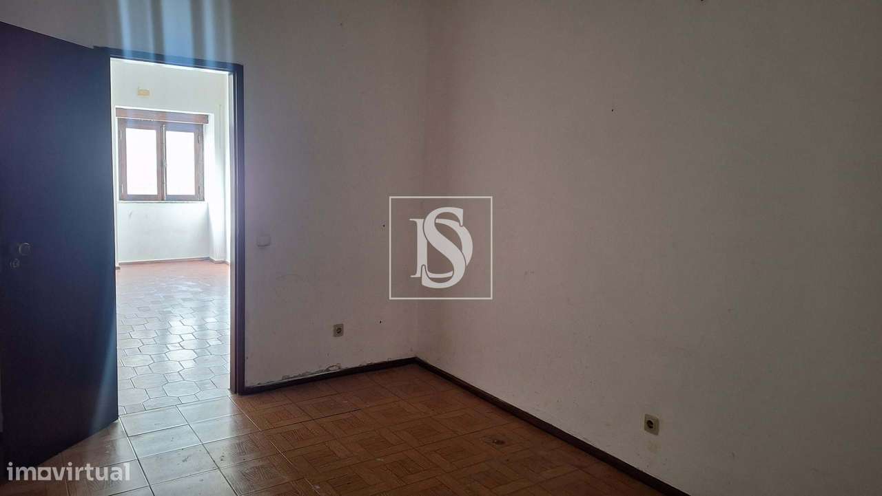 Moradia em banda no Centro da Vila da Chamusca - Grande imagem: 2/13