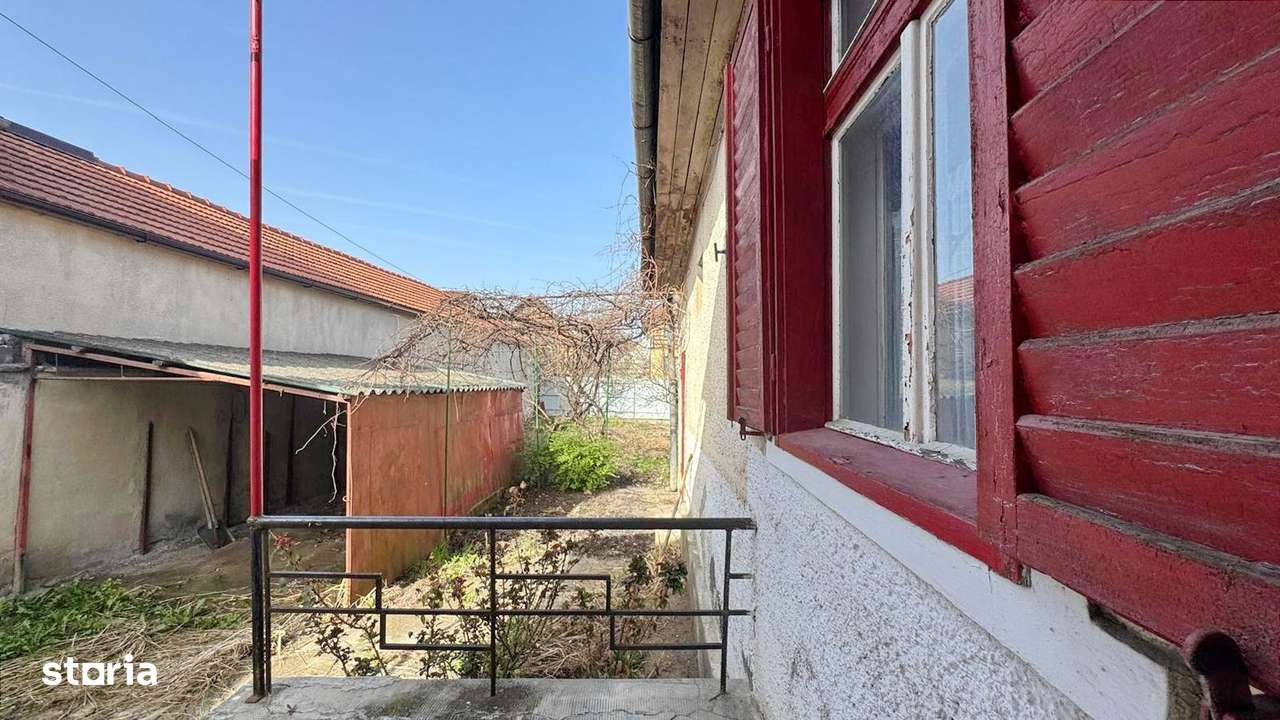 CASA IDELA PENTRU RENOVARE SI EXTINDERE IN BARTOLOMEU - Imagine principală: 1/6