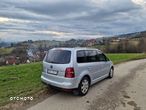 Volkswagen Touran 2.0 TDI Highline - 4