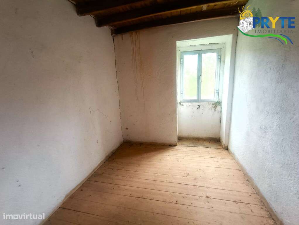 Quintinha com moradia de tipologia T3 em Cernache do Bonjardim - Grande imagem: 4/29