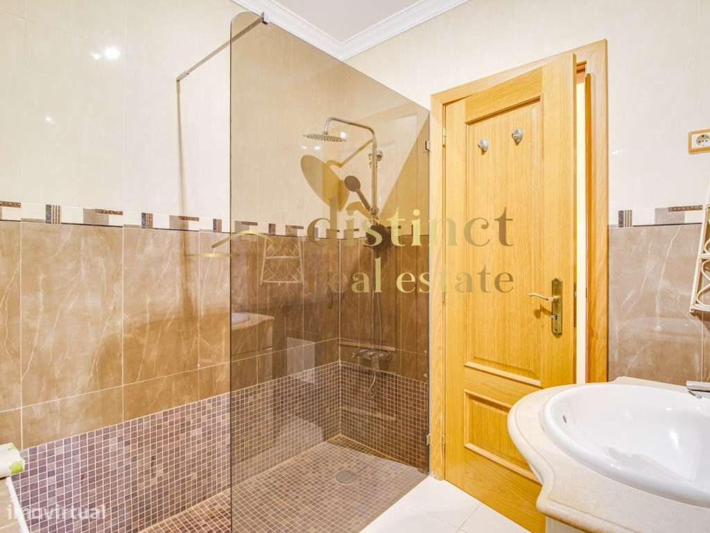 Moradia T2+1 Geminada com Garagem, Piscina, Terraço e BBQ-29