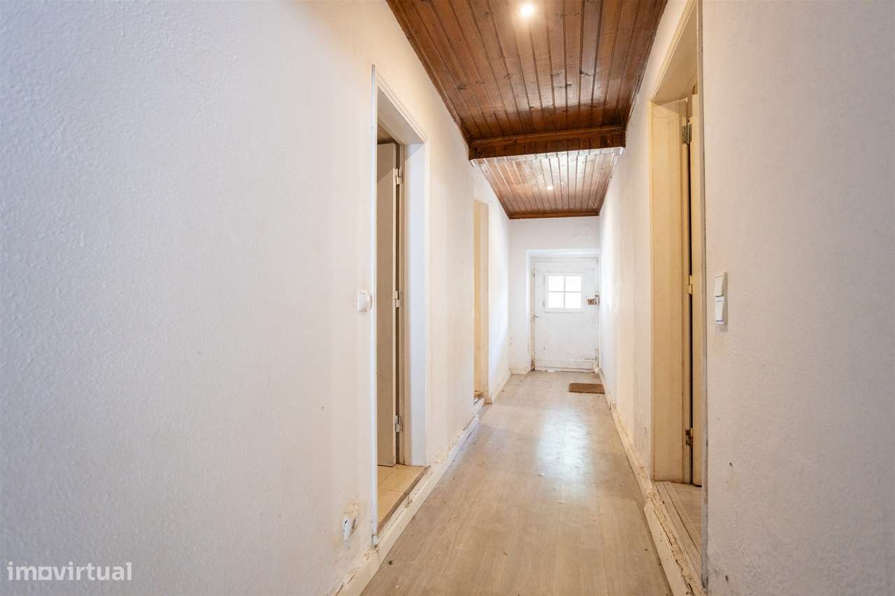 Moradia histórica T6 com piscina e anexo – centro de Salvaterra de Mag-41