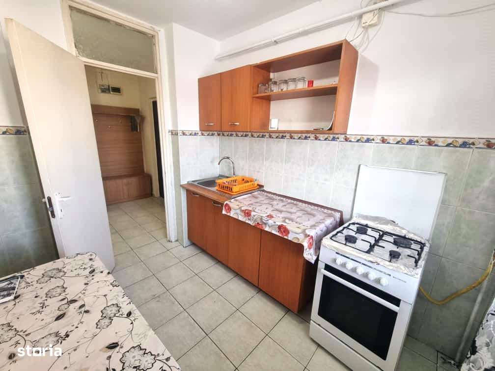 Vanzare apartament 2 camere, decomandat, Ploiesti, zona 9 Mai-4