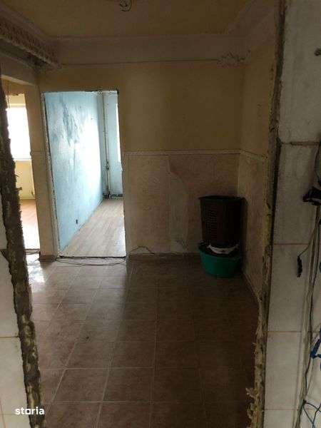 Apartament 3 camere Decomandat - Imagine principală: 4/8