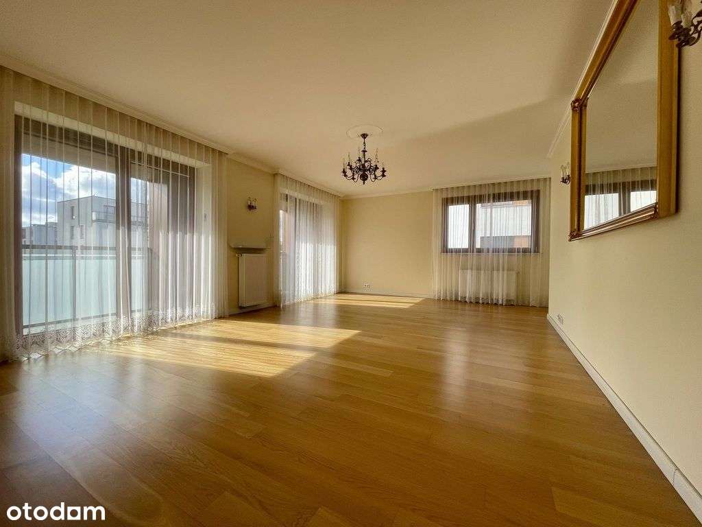 Funkcjonalny apartament w prestiżowej inwestycji-0