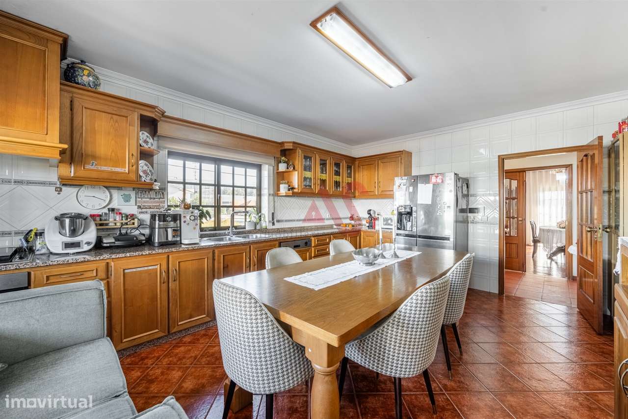 Moradia T4 com potencial para reconversão em 3 frações | Freamunde | 4 - Grande imagem: 5/28