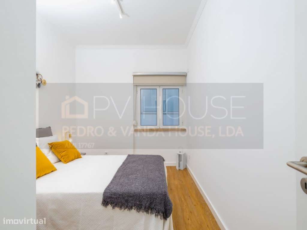 Apartamento T2 Benfica Rua Drº João de Barros nº25 r/c dt-12