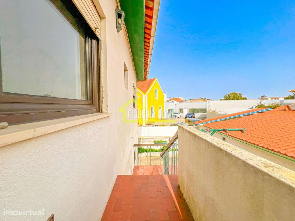 Andar de moradia com 4 quartos, garagem e anexo-40