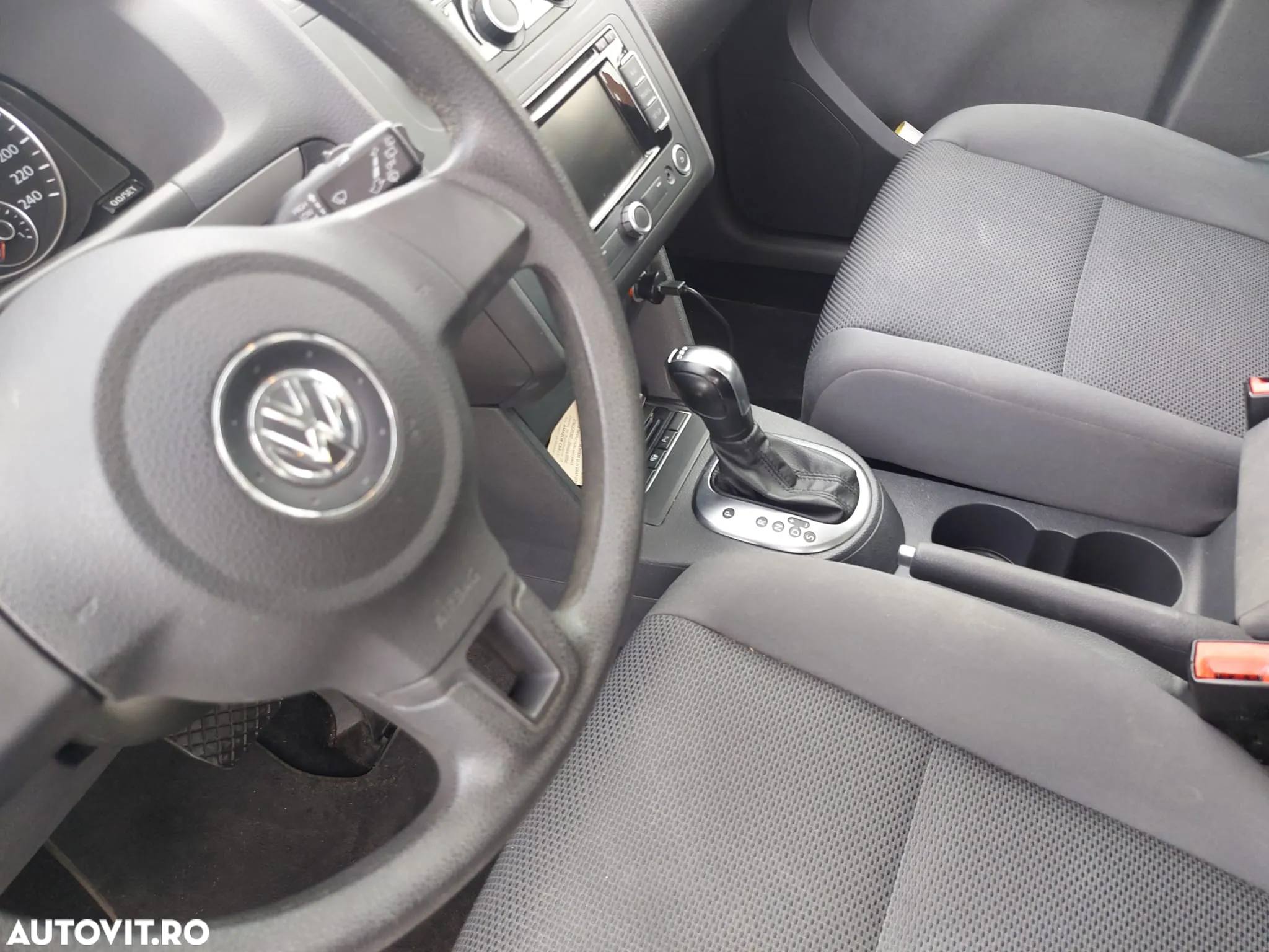 Volkswagen Touran 2.0 TDI DSG Comfortline - 4