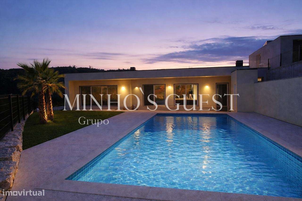 Moradia Individual V3 Nova com Piscina | Espaço, Conforto e Modernidad-33