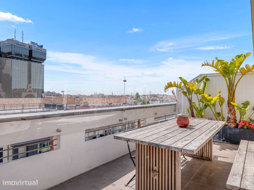 Penthouse T3 Duplex com Terraço | Próximo das Amoreiras-26