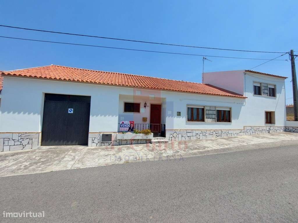 Moradia T3 com terreno próximo da praia - Grande imagem: 4/44