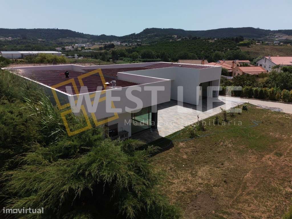 Moradia Térrea T4 com cave com vistas panorâmicas - localizada em B...-26
