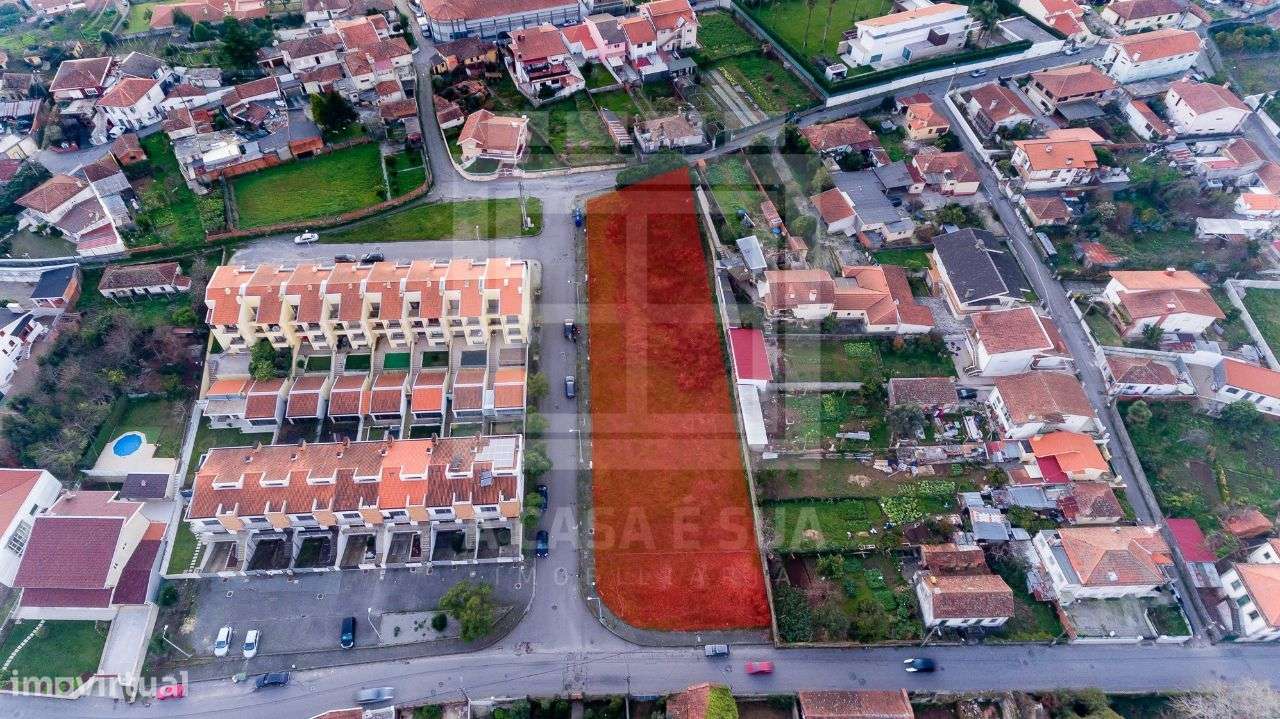 Loteamento para construção de 10 moradias em em zona urbanizada - Grande imagem: 2/6