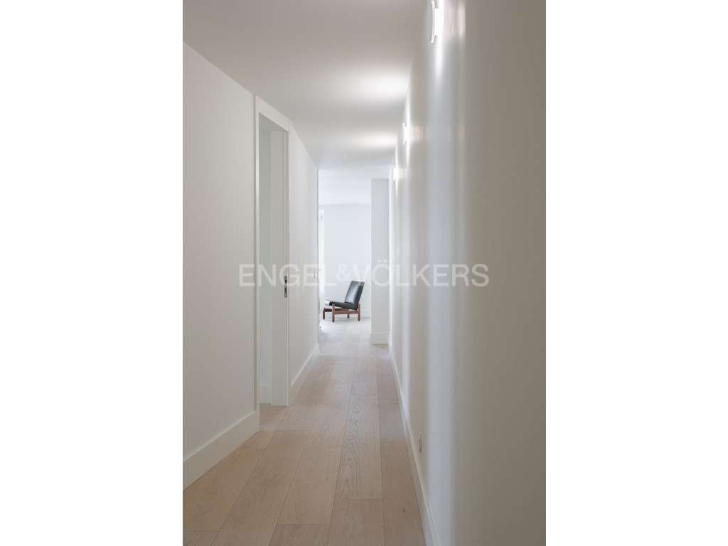 Elegante e luxuoso apartamento T2, junto à Av. da Liberdade-27