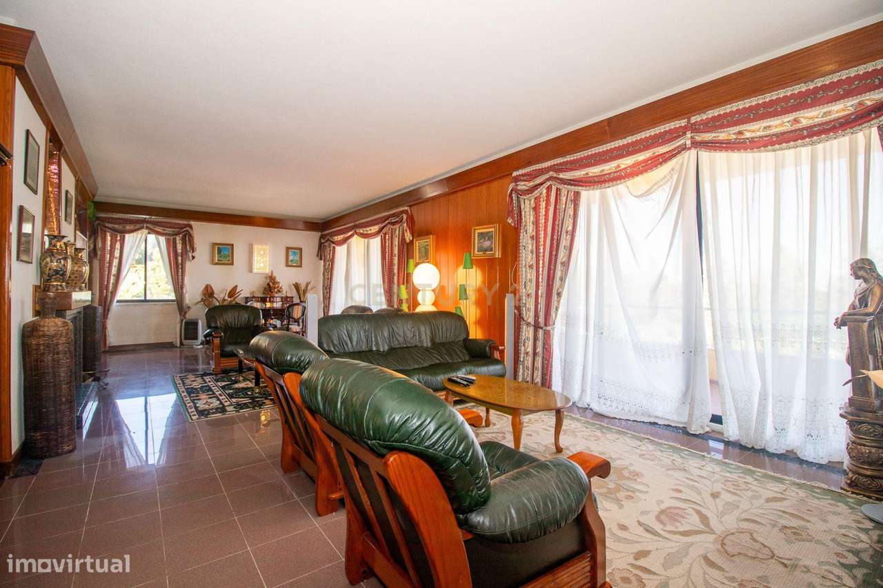 Magnífica Moradia de 13 assoalhadas à Venda no Linhó / Sintra-8