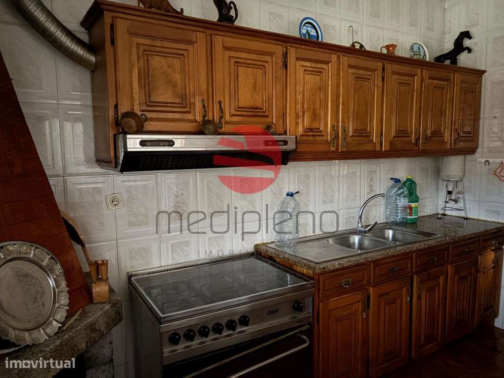 Moradia Bi-Familiar T8 Venda Moimenta da Beira-19