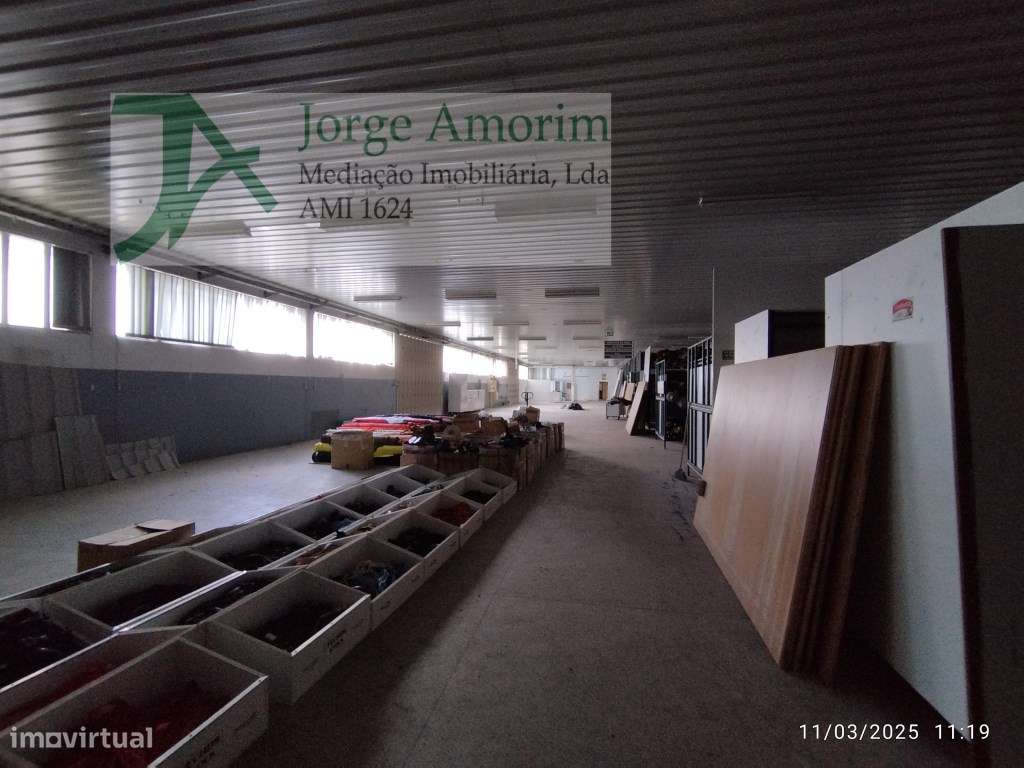 Armazém funcional localizado na Trofa, com excelentes acessos às pr... - Grande imagem: 4/9