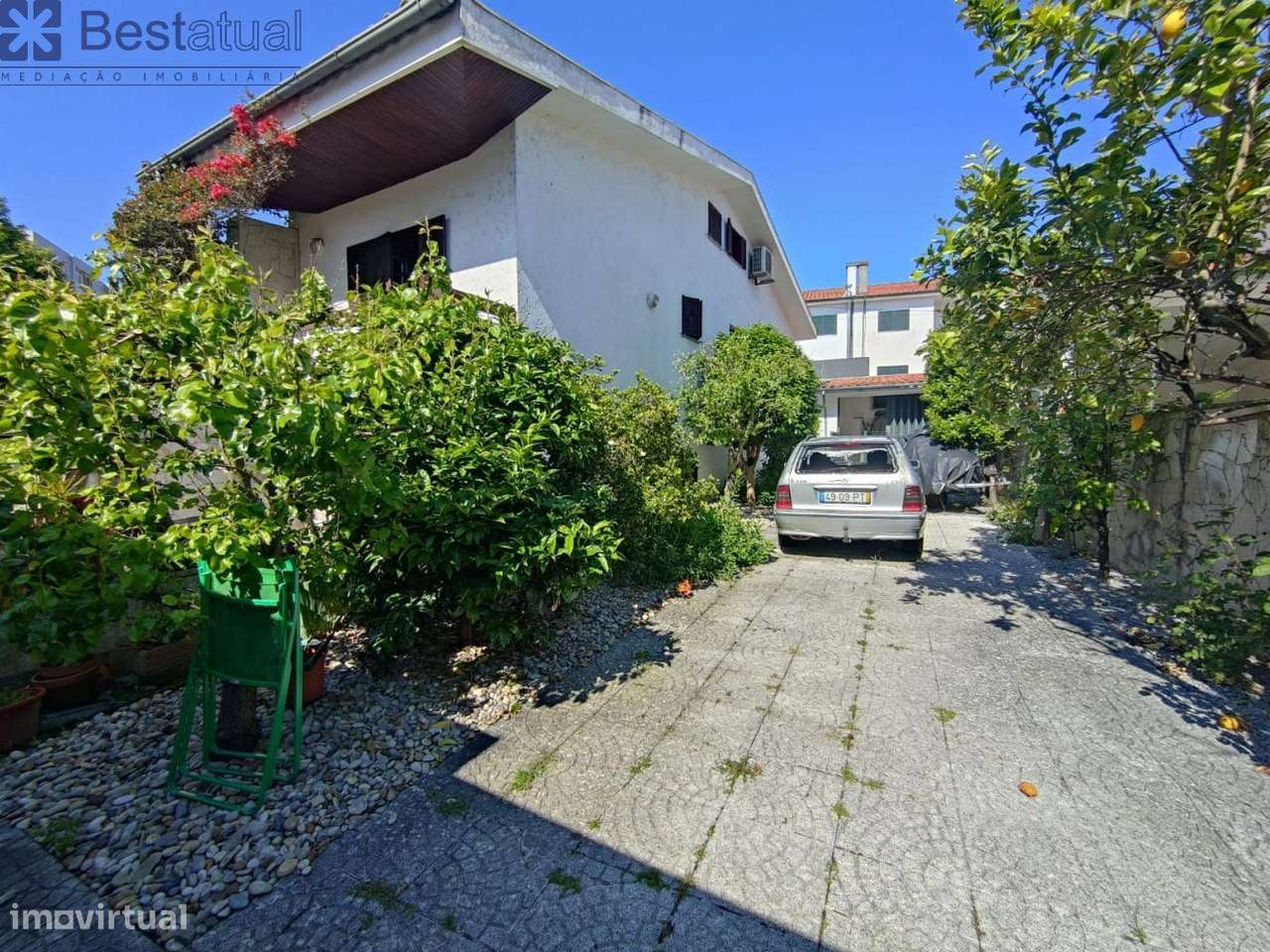 Moradia T4  C/Sótão + 1 Habitação T 3 - J/MC Donalds-10