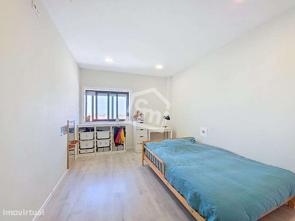 T2 Renovado com 100m2 de área útil no Centro de Matosinhos-17