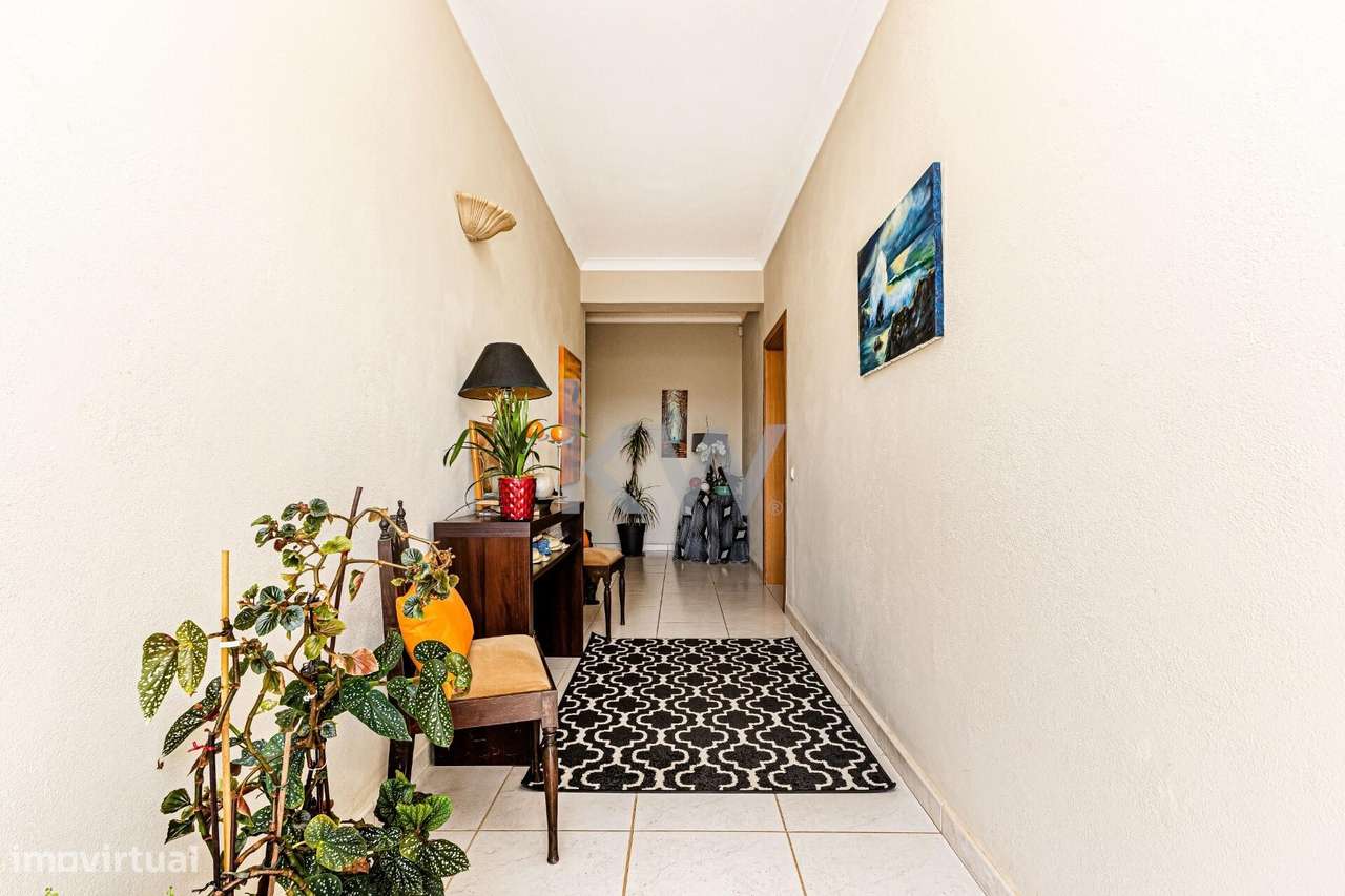 MORADIA TÉRREA COM 9 QUARTOS, PISCINA, JARDIM, ZONA DE LAZER, TRANQUIL - Grande imagem: 3/29