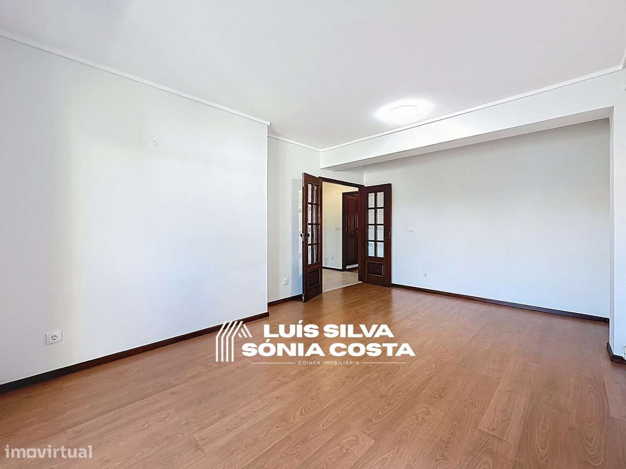 Apartamento T2 Remodelado c/ Varandas, Garagem & Elevador - Centro...-4