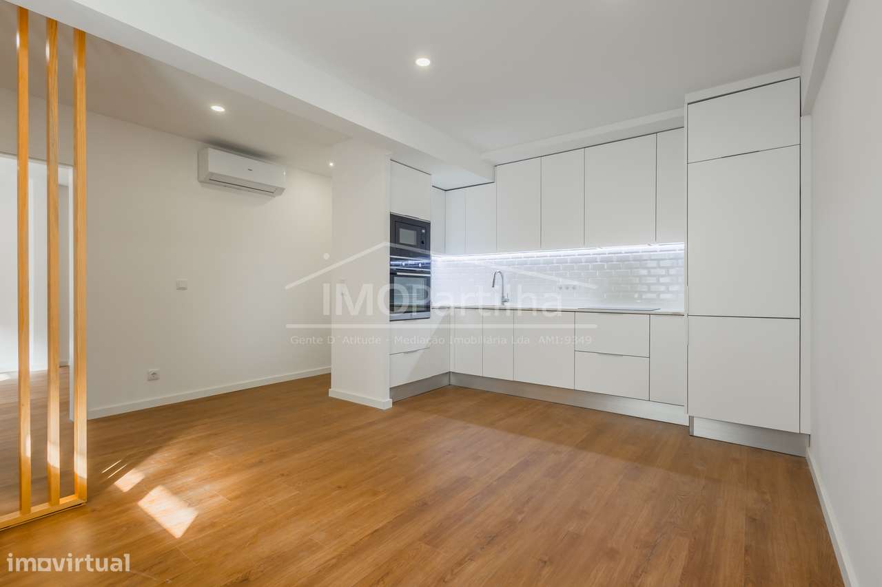 Apartamento t3 à venda na Rua Abáde Correia da Serra-3