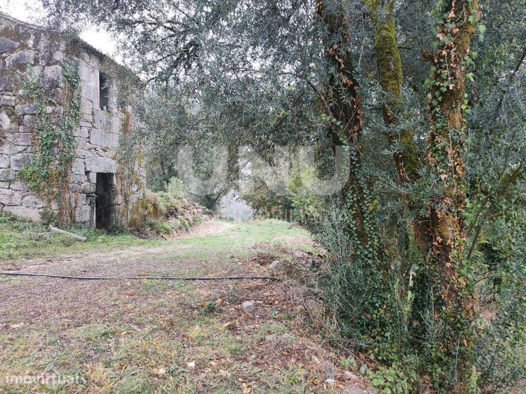 Moradia V3 com terreno em Rio Frio-9