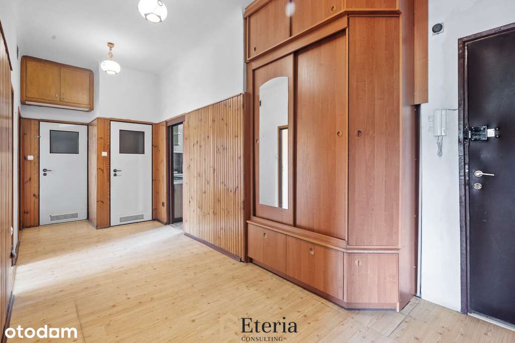 Kamienica 1936-2 balkony-Wysokość 3m-Rozbrat 20-10