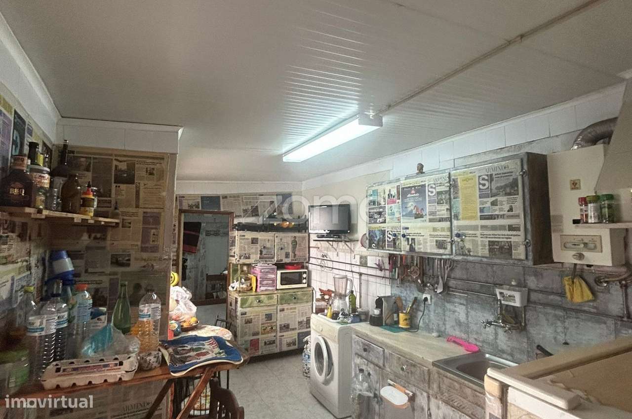 Moradia T1 com Quintal no Centro do Montijo, Oportunidade Investimento-1