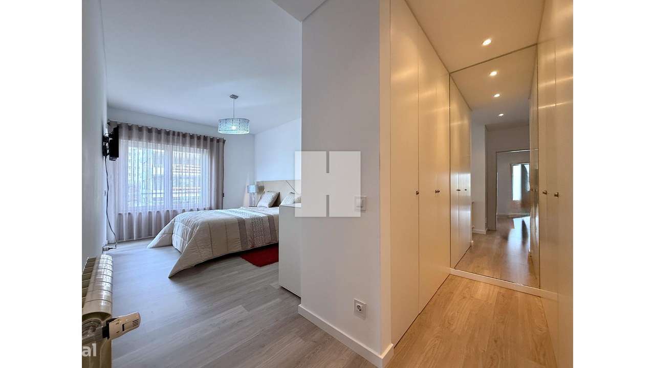 Luxuoso T-3 na Qtª Santa Maria-33