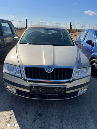 Trager Skoda Octavia 2006 Hatchback Maro - 3