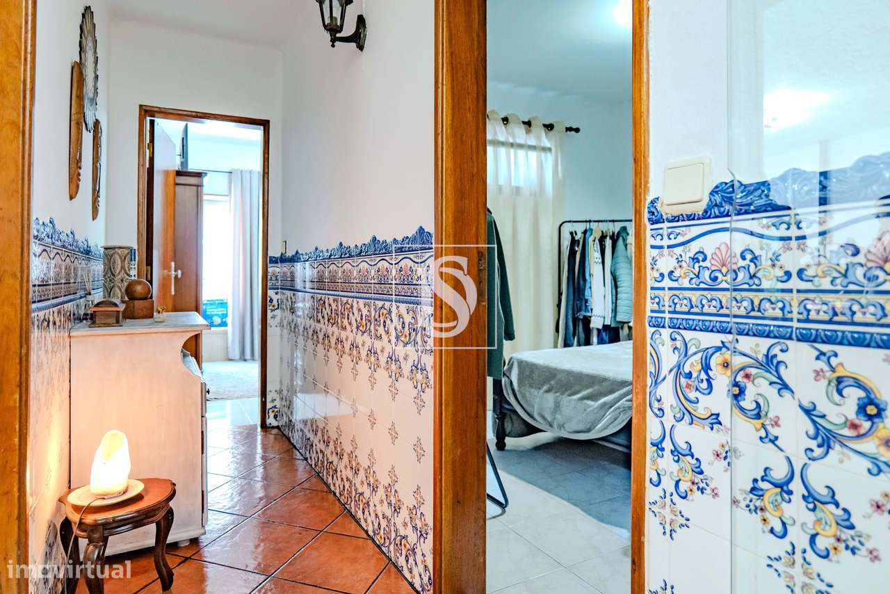 Moradia Renovada com Terraço e Vista Campo em Lamarosa-26