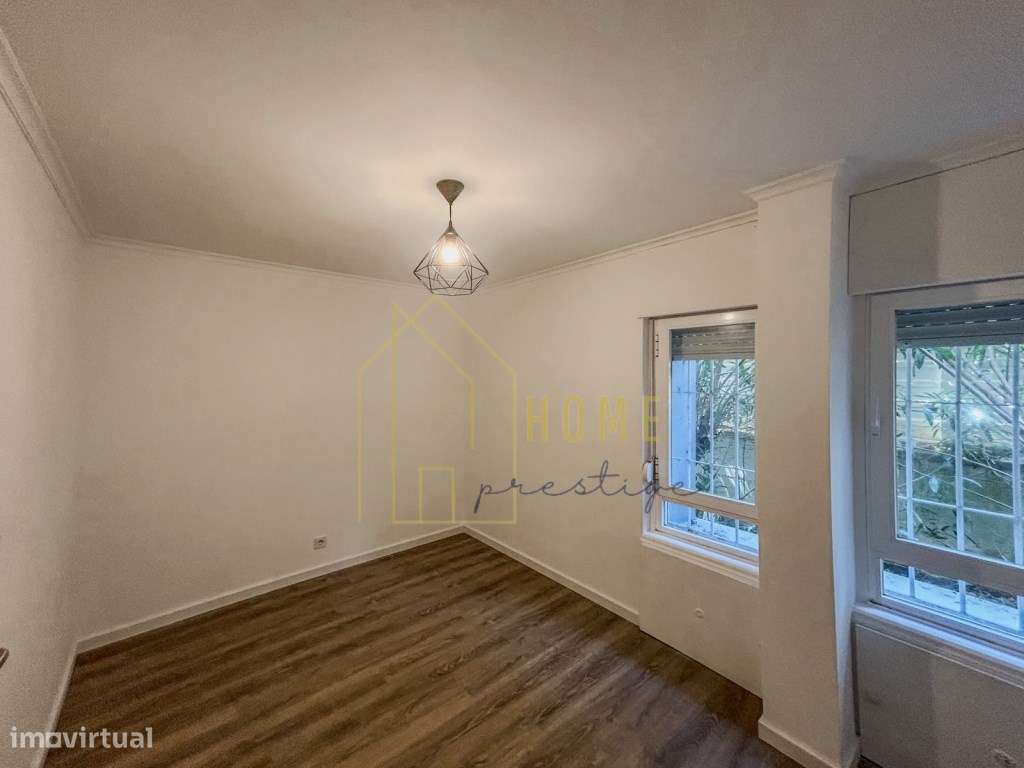 Fantástico Apartamento T2 Remodelado no Monte da Caparica-17