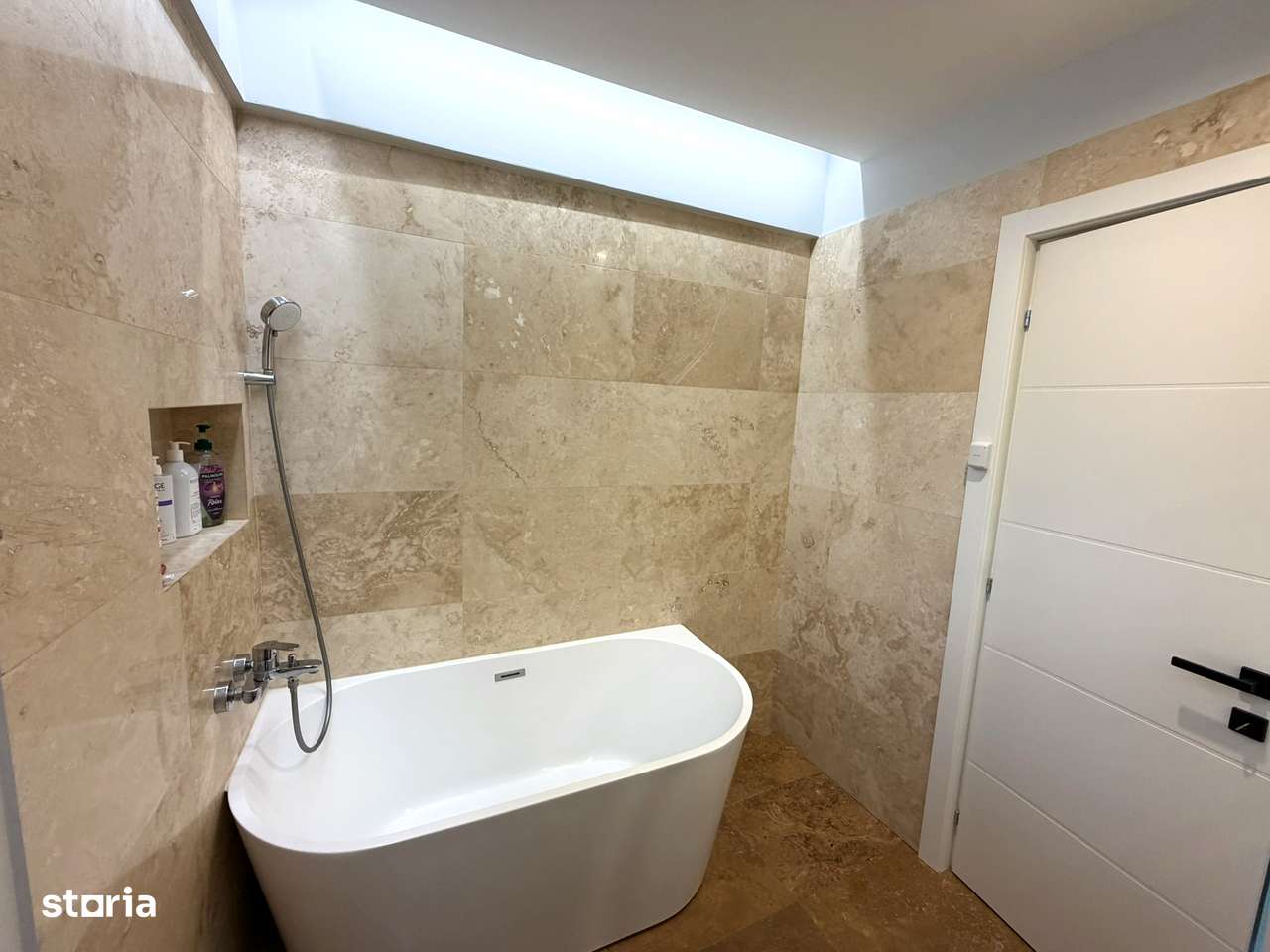 Casa moderna, 2025, cu terase generoase si arhitectura premium-7