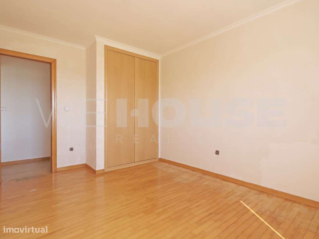 Excelente T3 com Suíte e Espaço Exterior Exclusivo em Alhos Vedros-25