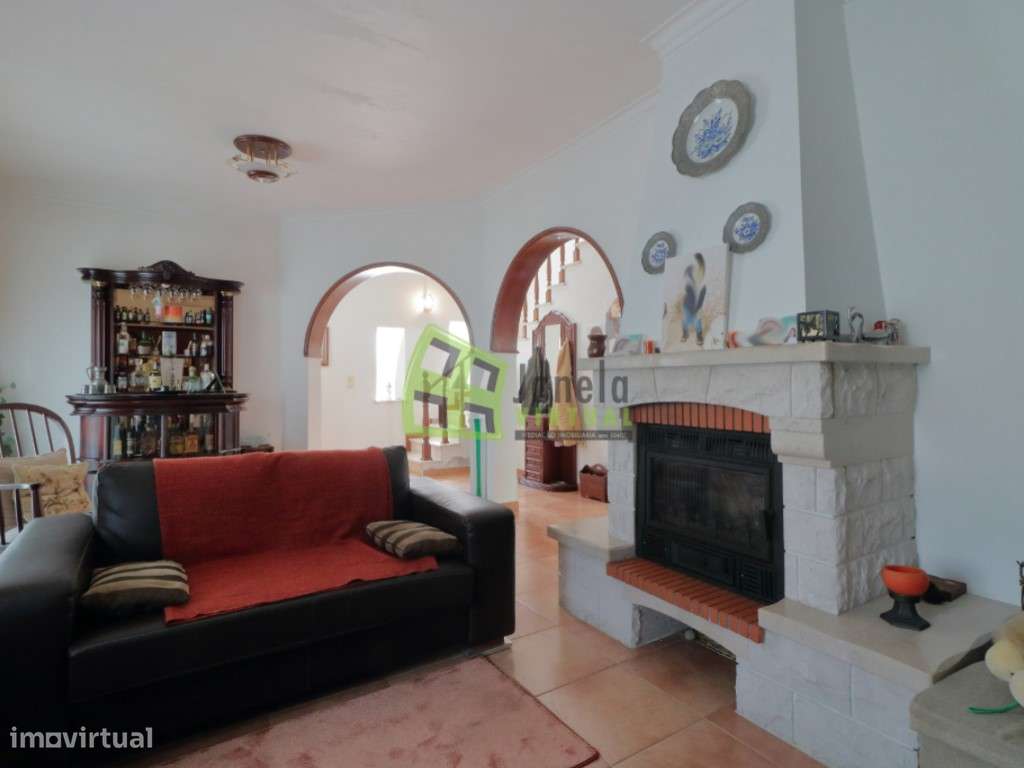Moradia T4 com Quintal e Garagem - Quinta do Conde - Grande imagem: 5/35
