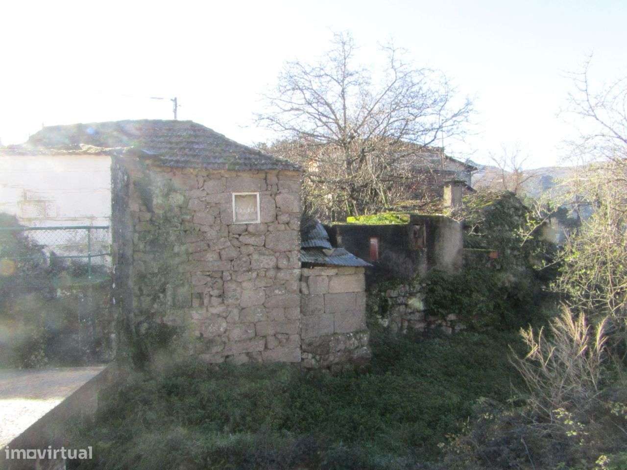 Moradia para restauro Ferreiros de Tendais, Viseu - Grande imagem: 4/6