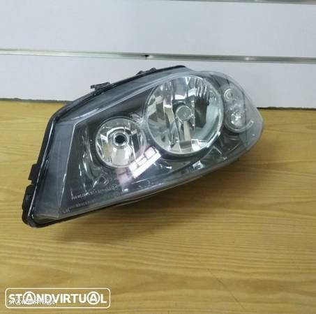 Farol Seat Ibiza modelo: 2002 Novo - 2