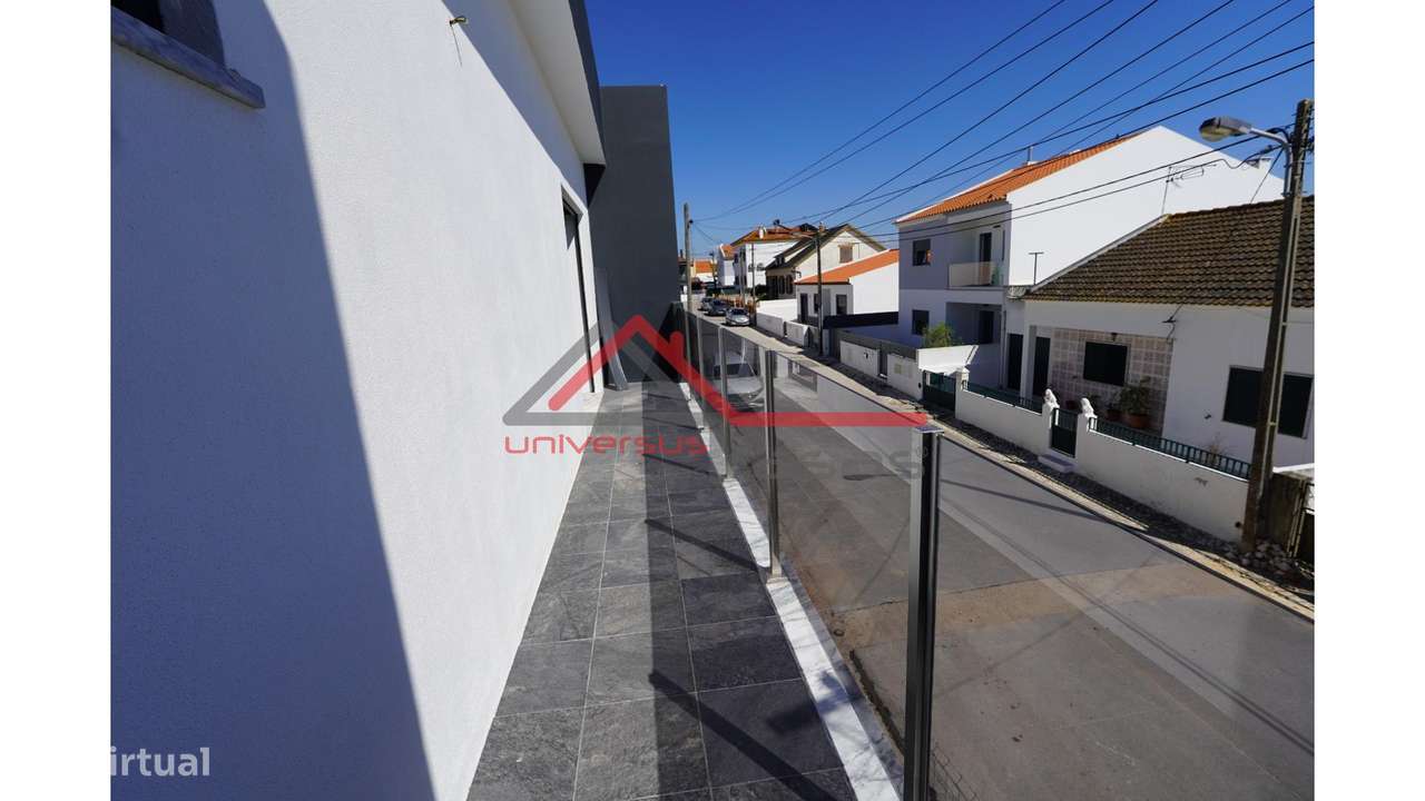 Moradia Geminada T3 em Alto Estanqueiro-10
