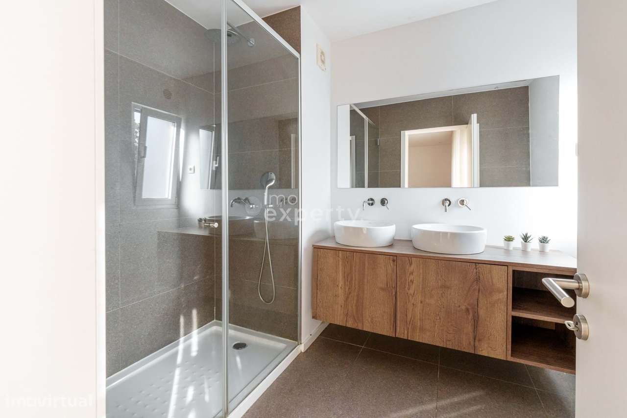 Moradia T3 geminada em V. N. de Famalicão, Braga-17