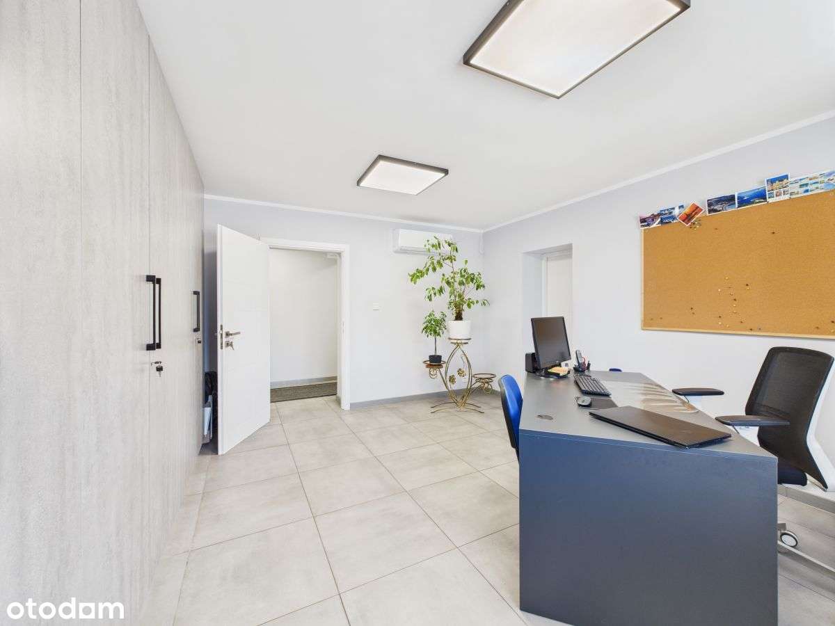 Budynek biurowo-usługowy z parkingiem-9